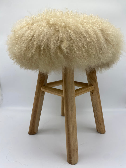 Bijzetkruk beige krullen