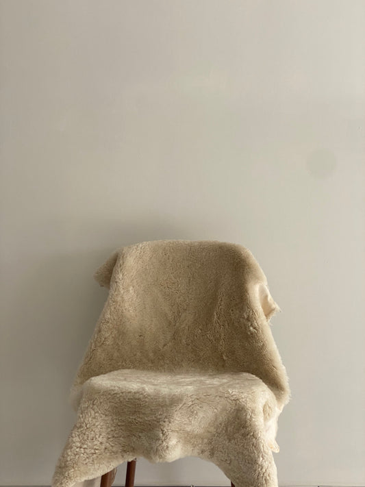 Crèmewit korte haren