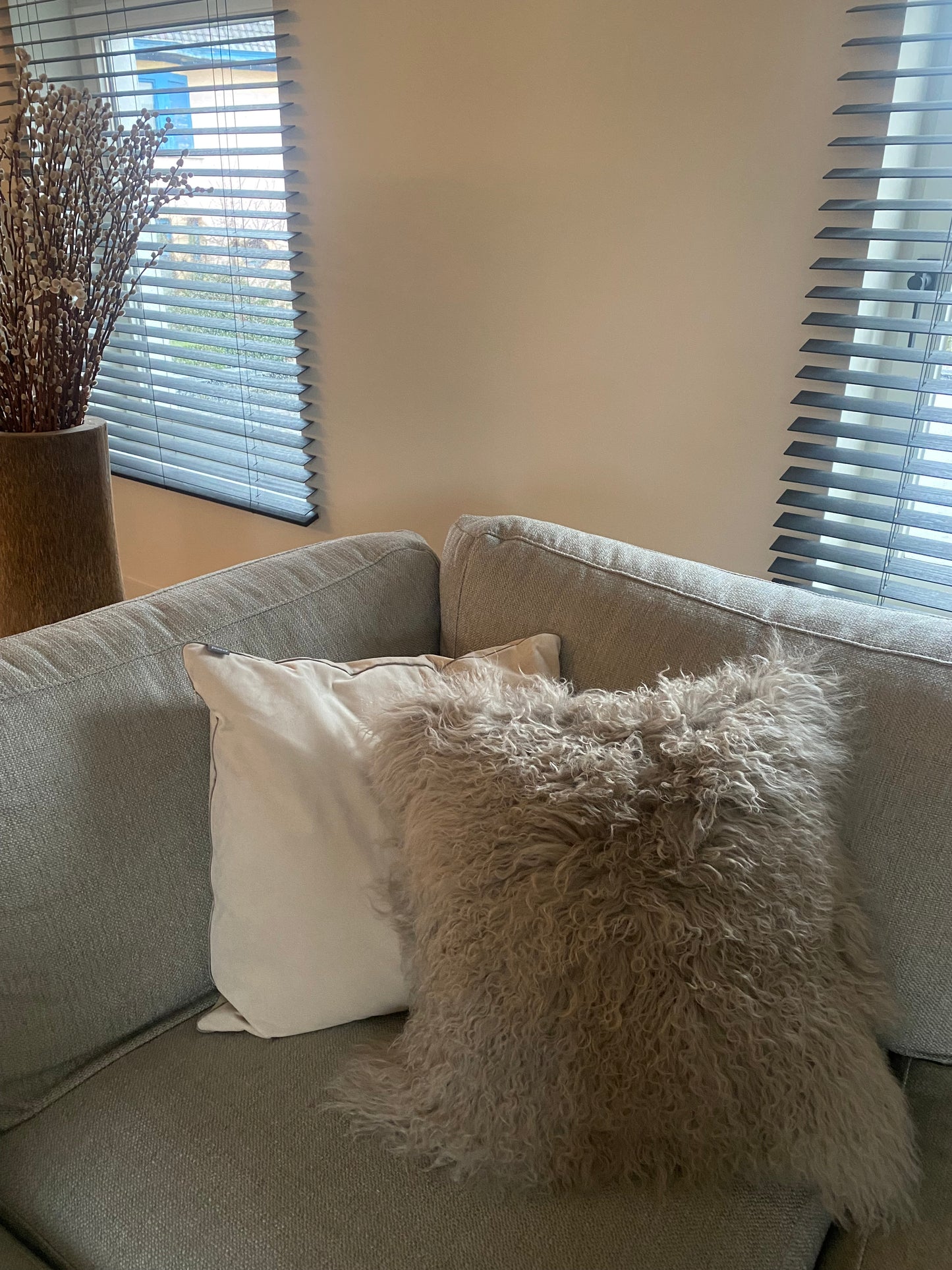 Kussen beige krullen