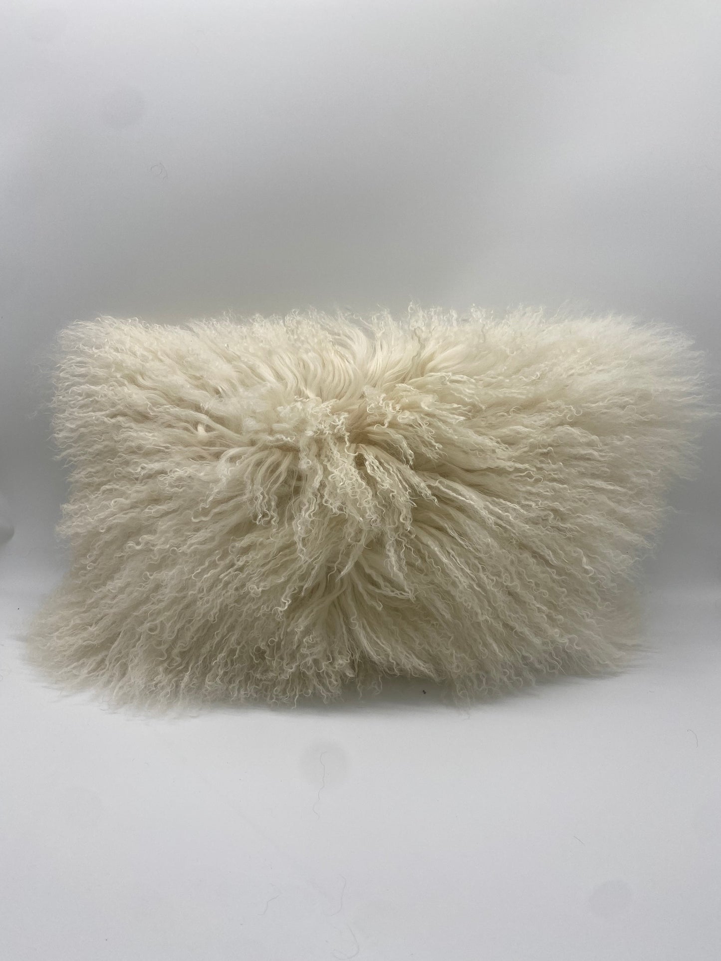 kussen crème wit krullen