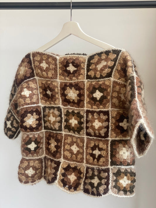 Kleurrijke bruine pull